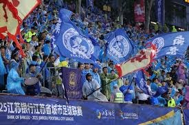 梅西首秀分析：大巴黎球迷错失良机与兰斯的意外收获
